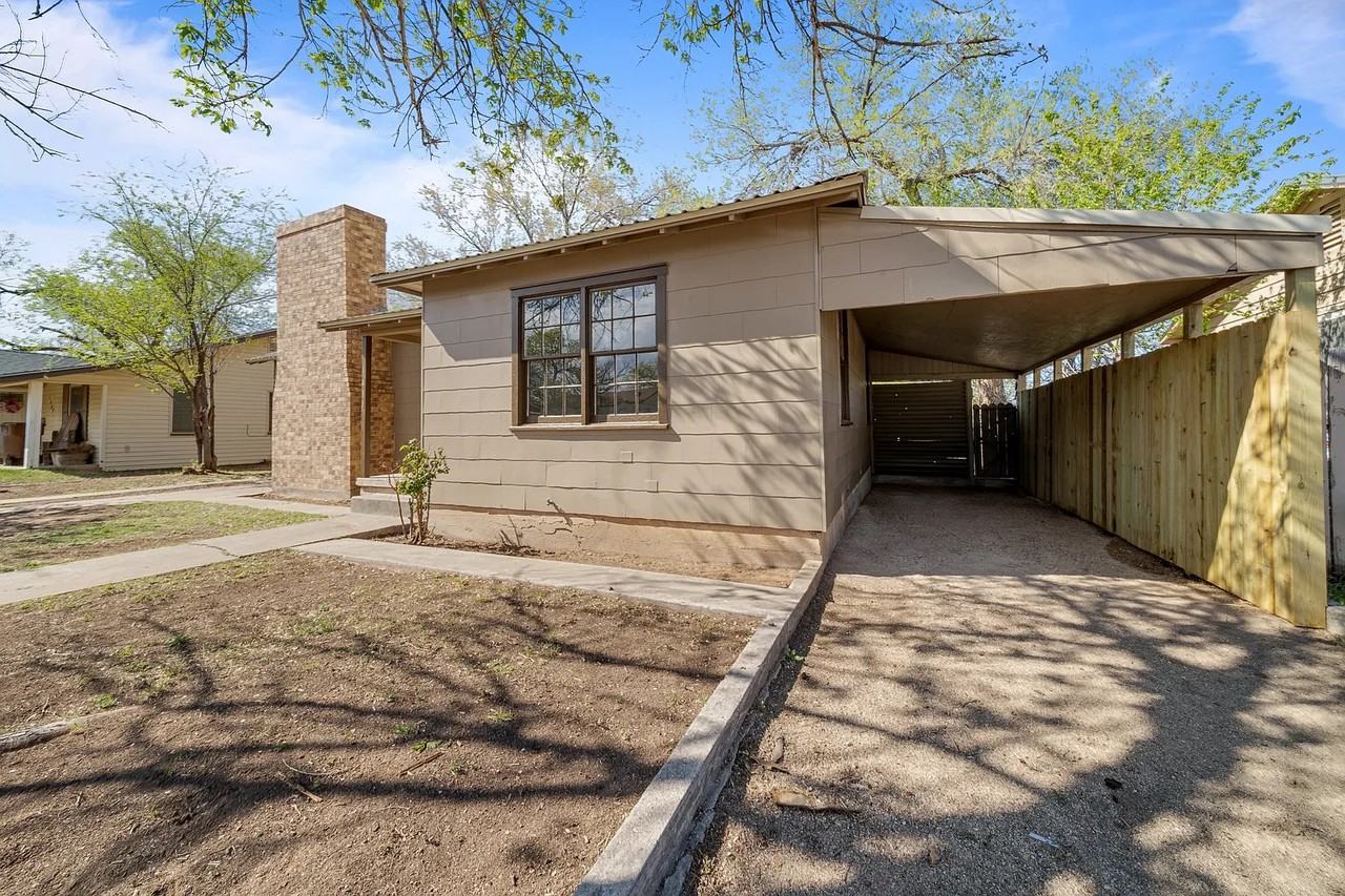 1411 Sycamore St #NA - Photo 3 of 15