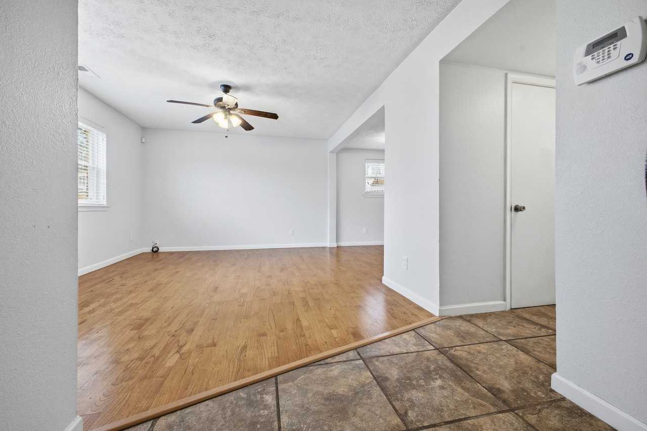 3228 Dunnbury Ct #1 - Photo 3 of 25