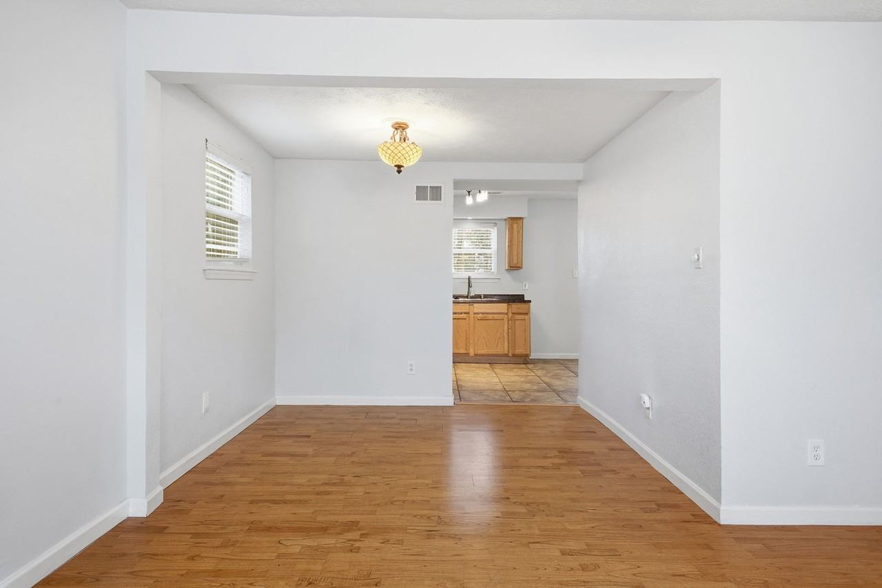 3228 Dunnbury Ct #1 - Photo 4 of 25
