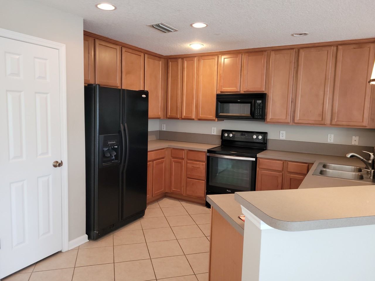 301 Cherry Way - Photo 7 of 21