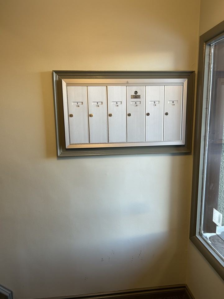 1833 21 Avenue Northwest #4 - Photo 3 of 12