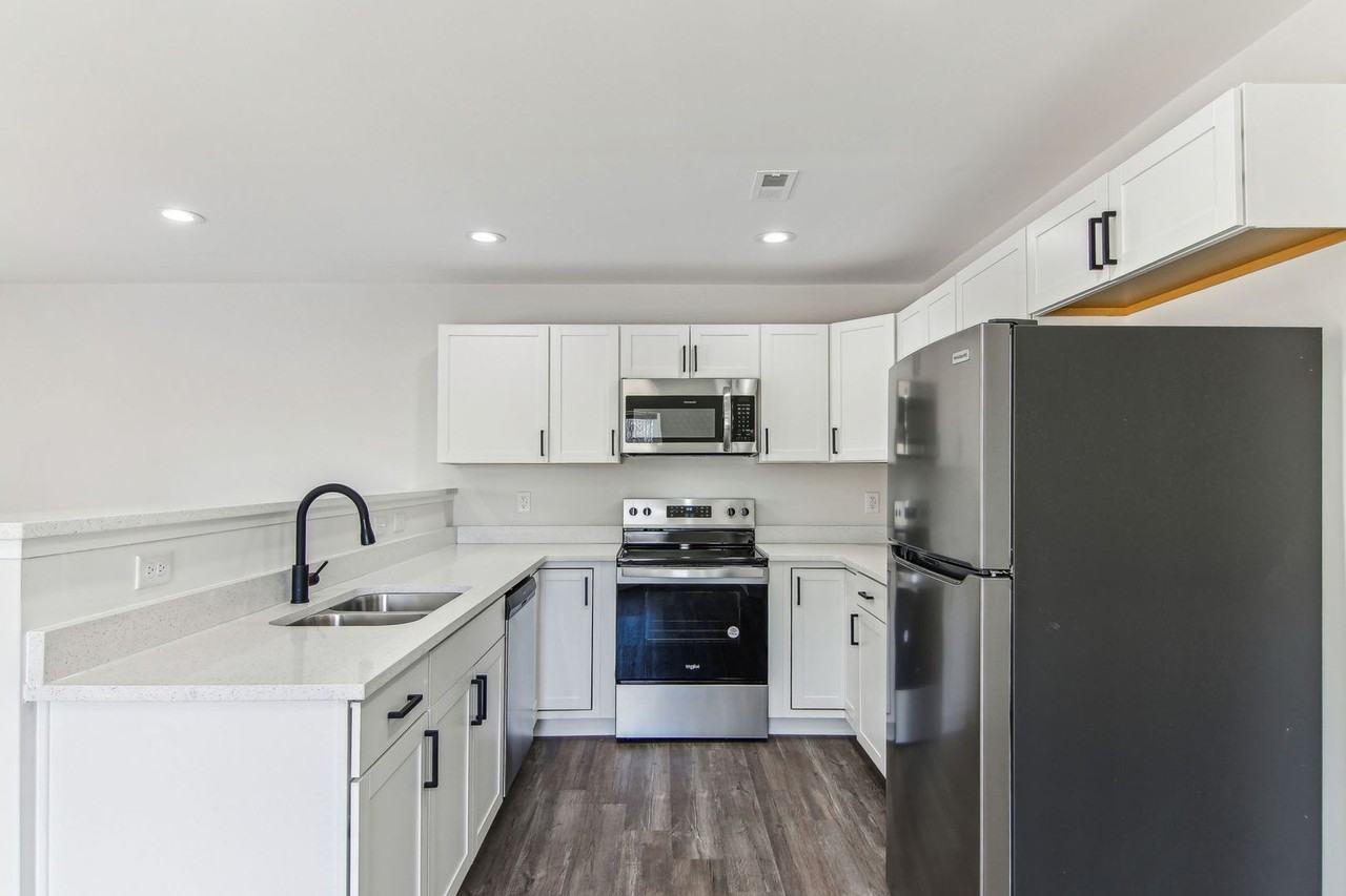 Bedford Creek - Photo 4 of 19