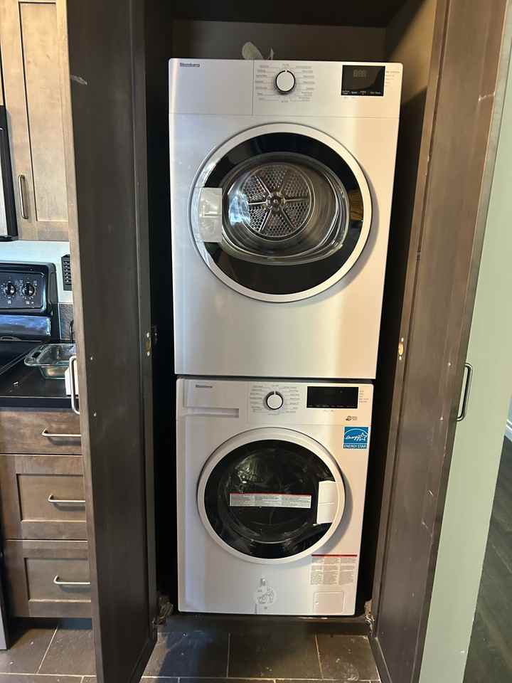 1833 21 Avenue Northwest #4 - Photo 5 of 12