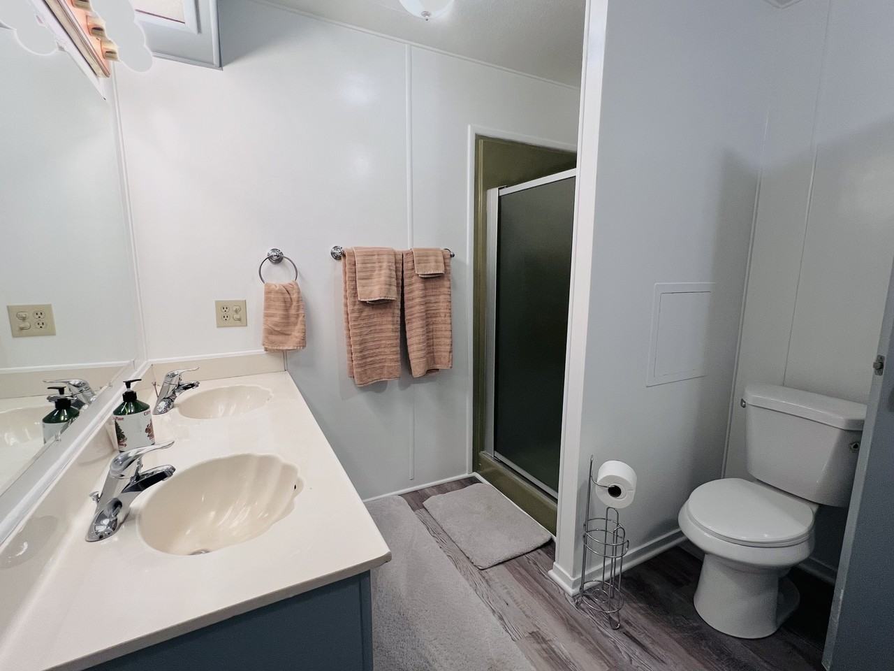 576 Lodgeview Drive - Photo 4 of 10