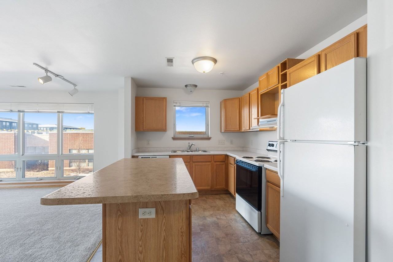 Six Points Apartments - Photo 4 of 28