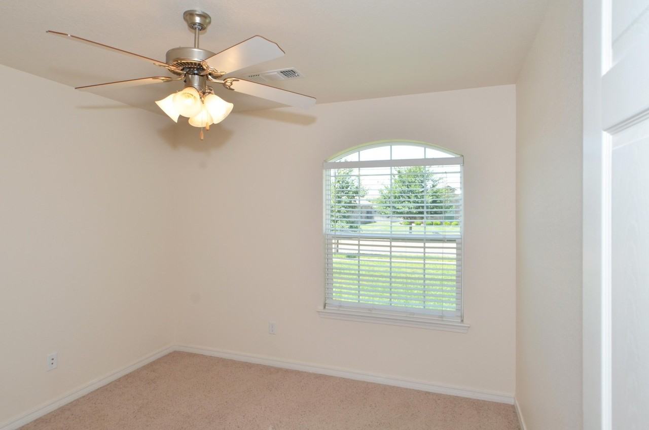 6505 Nick St - Photo 4 of 17