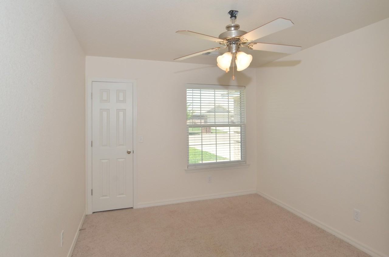 6505 Nick St - Photo 5 of 17