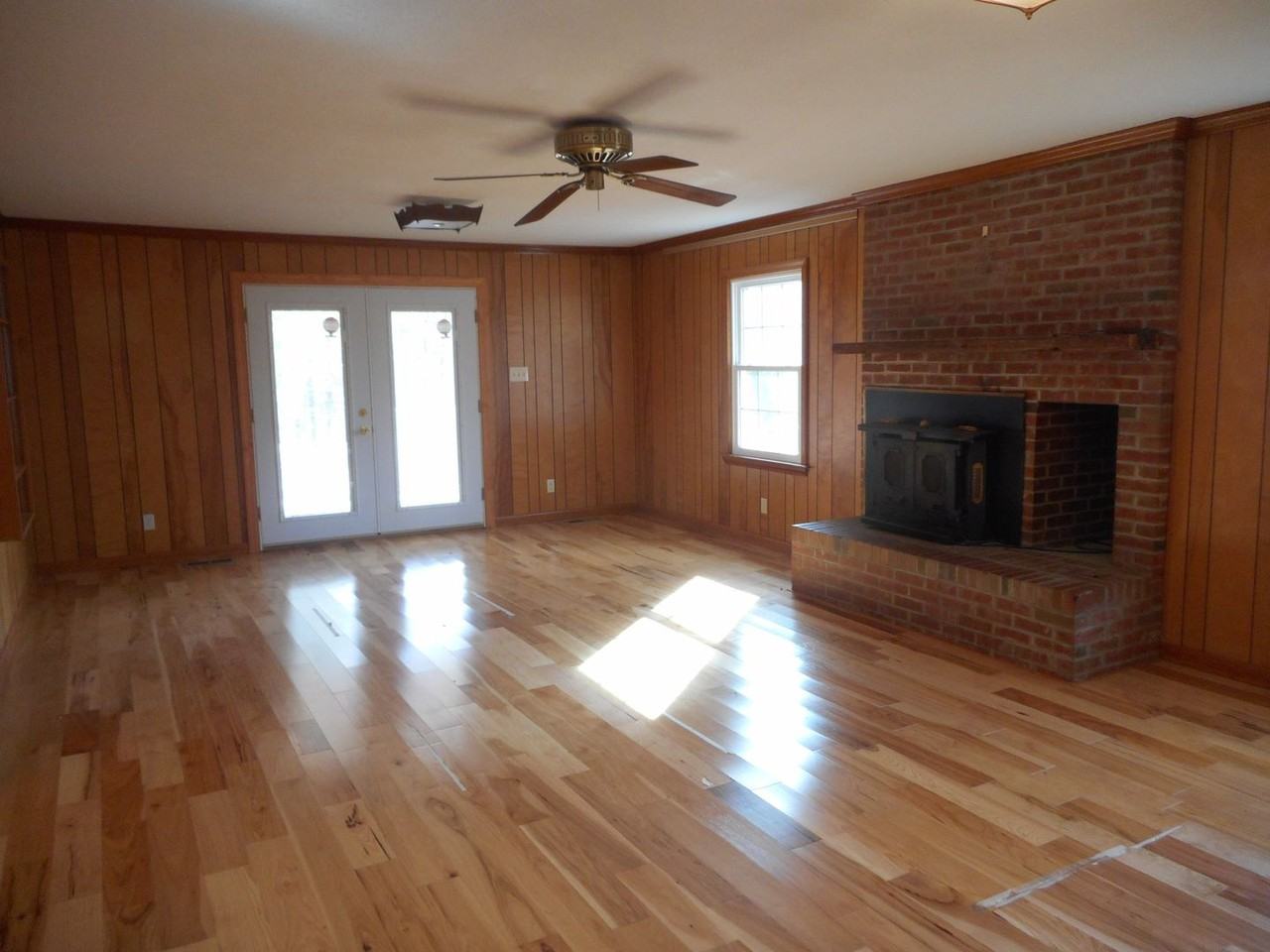 3067 India Hook Rd - Photo 7 of 15