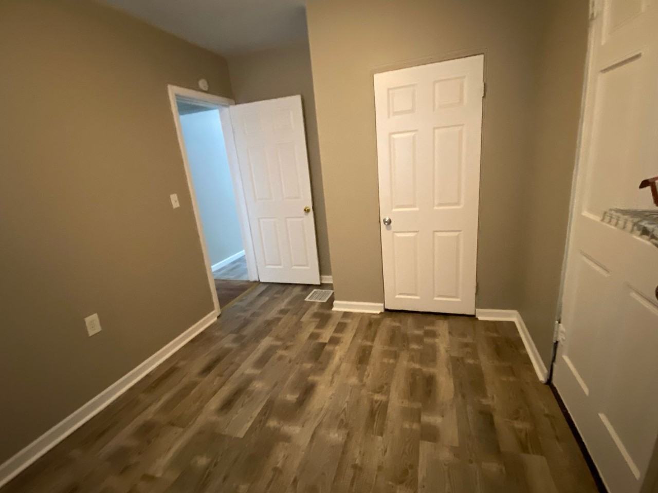 9116 E Milton Ave - Photo 6 of 18