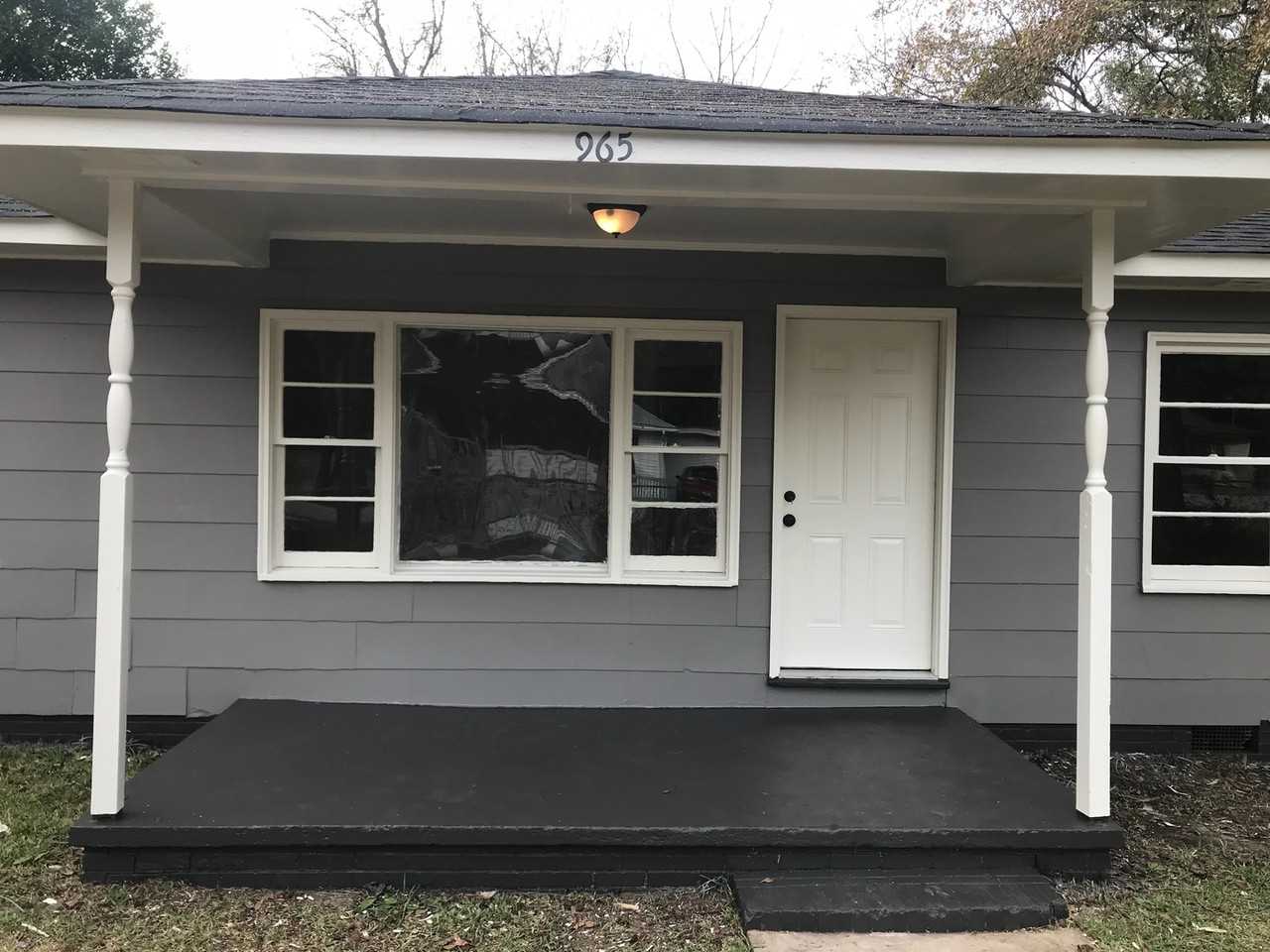 965 Eastwood Dr - Photo 4 of 41