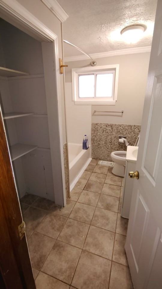 12375 N Professor St - Photo 3 of 8