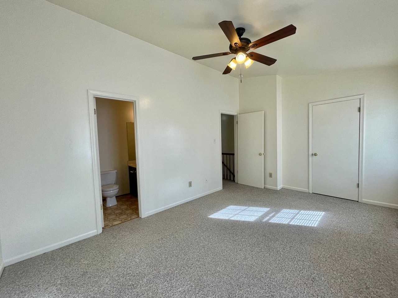 1619 Autumn Woods Dr - Photo 2 of 19