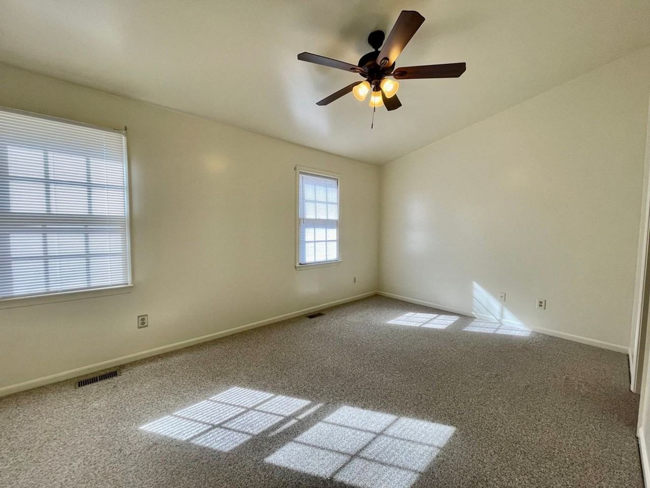 1619 Autumn Woods Dr - Photo 7 of 19