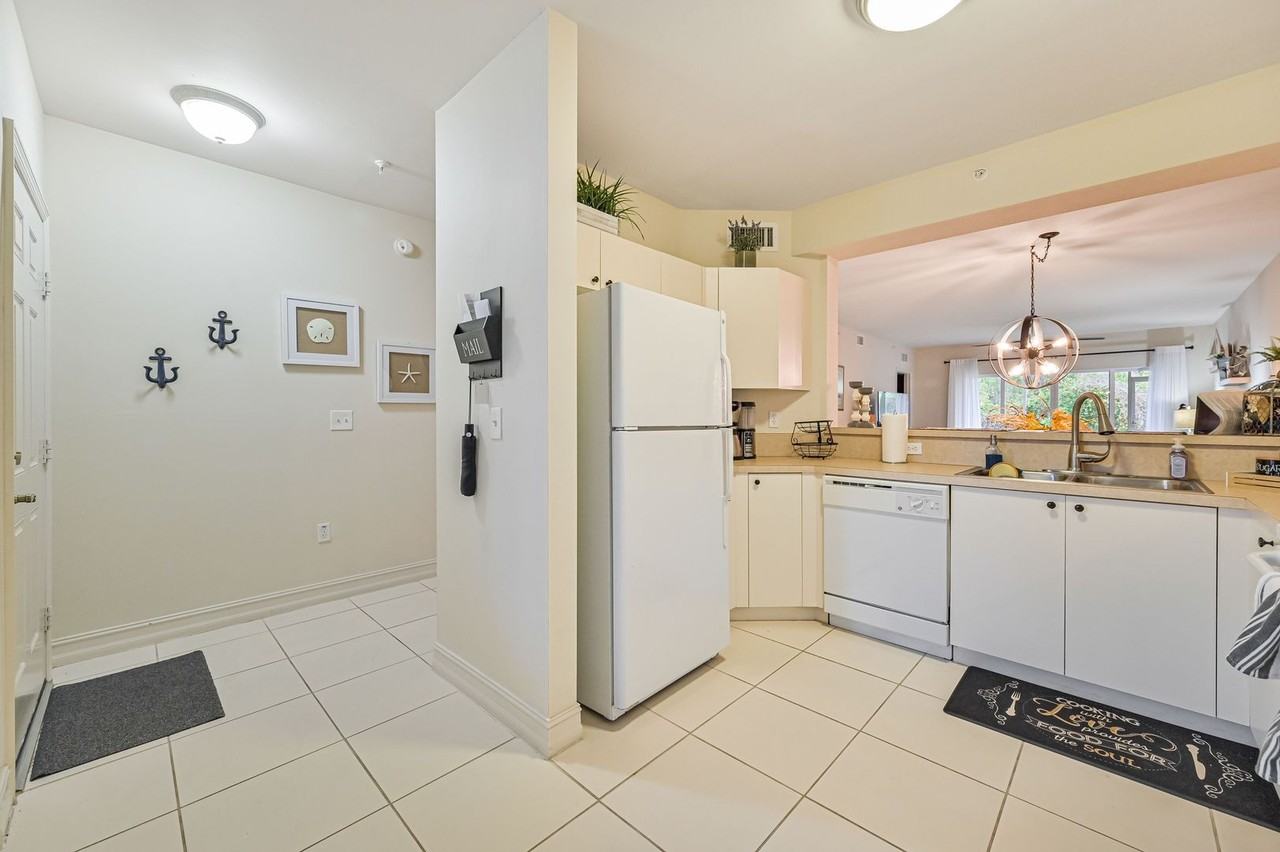 7823 Regal Heron Cir #103 - Photo 3 of 25