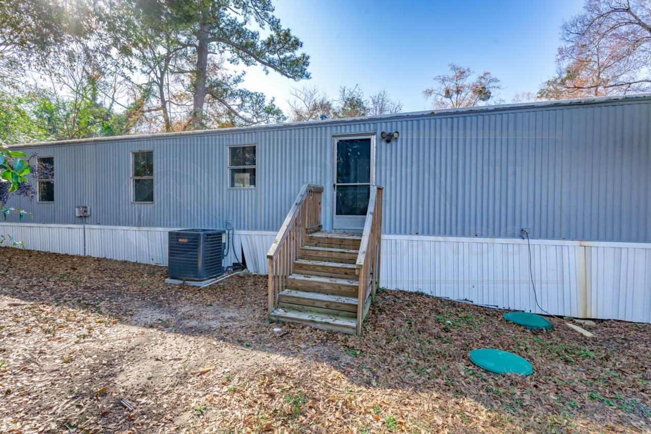 7228 Hilo St - Photo 4 of 19