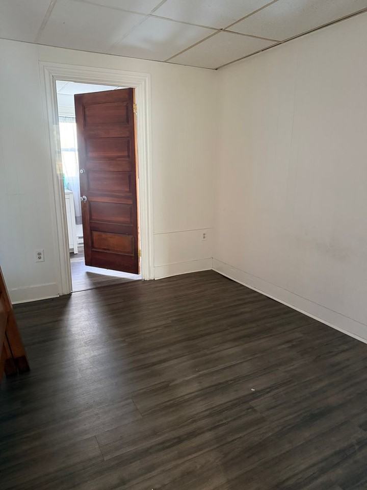 337 W Orange St - Photo 3 of 5