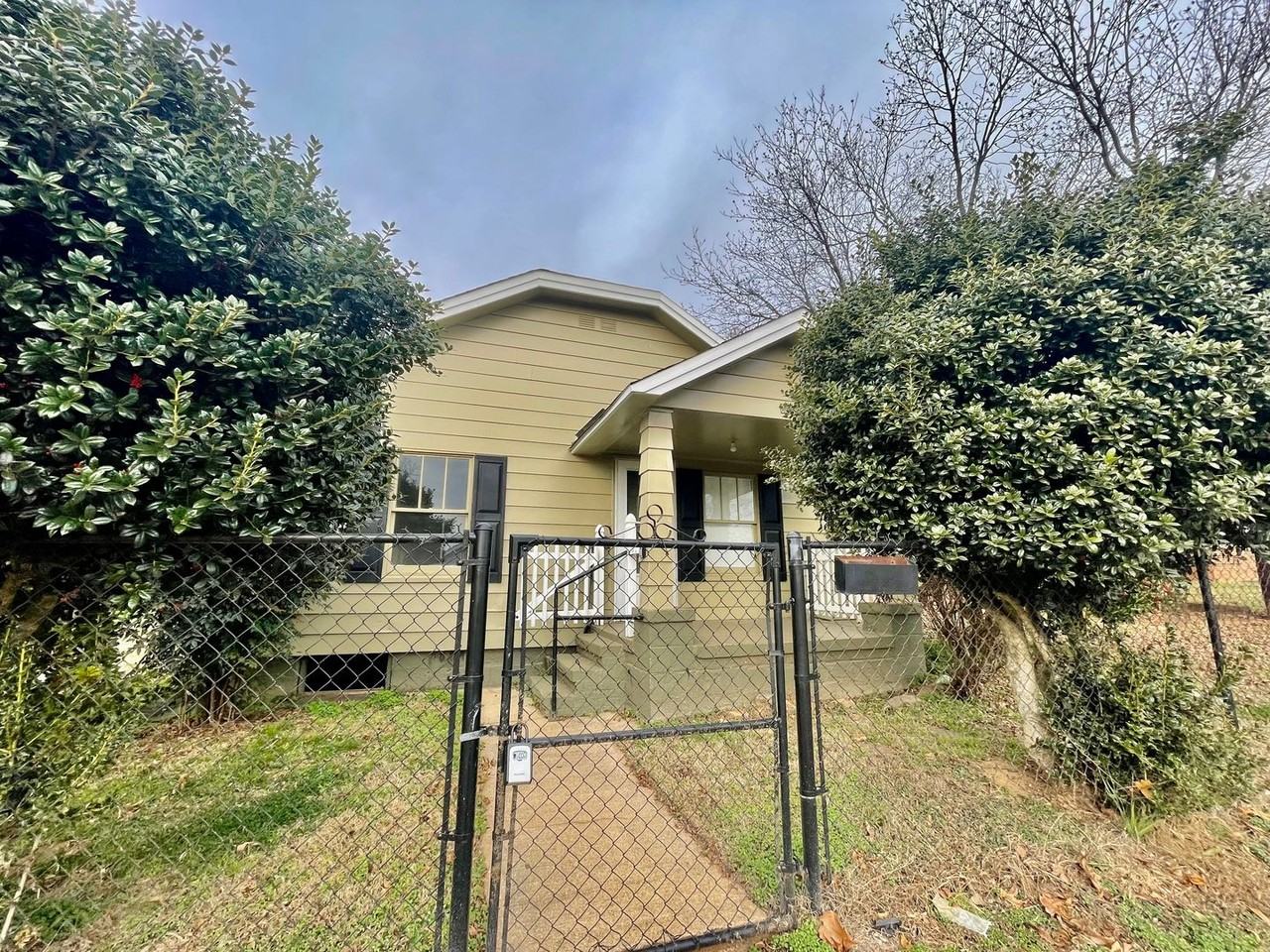 807 3rd St - Photo 2 of 16