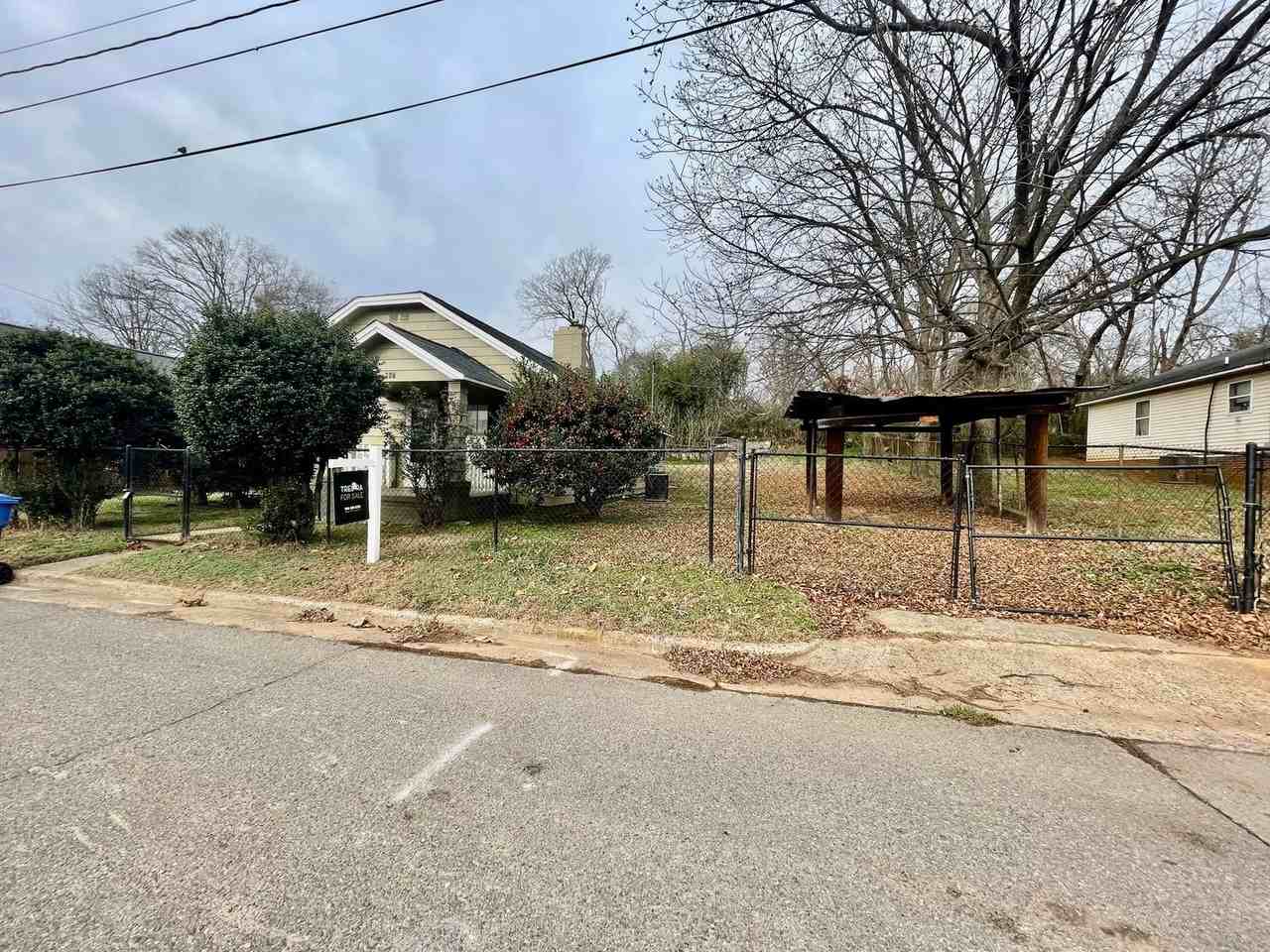 807 3rd St - Photo 3 of 16