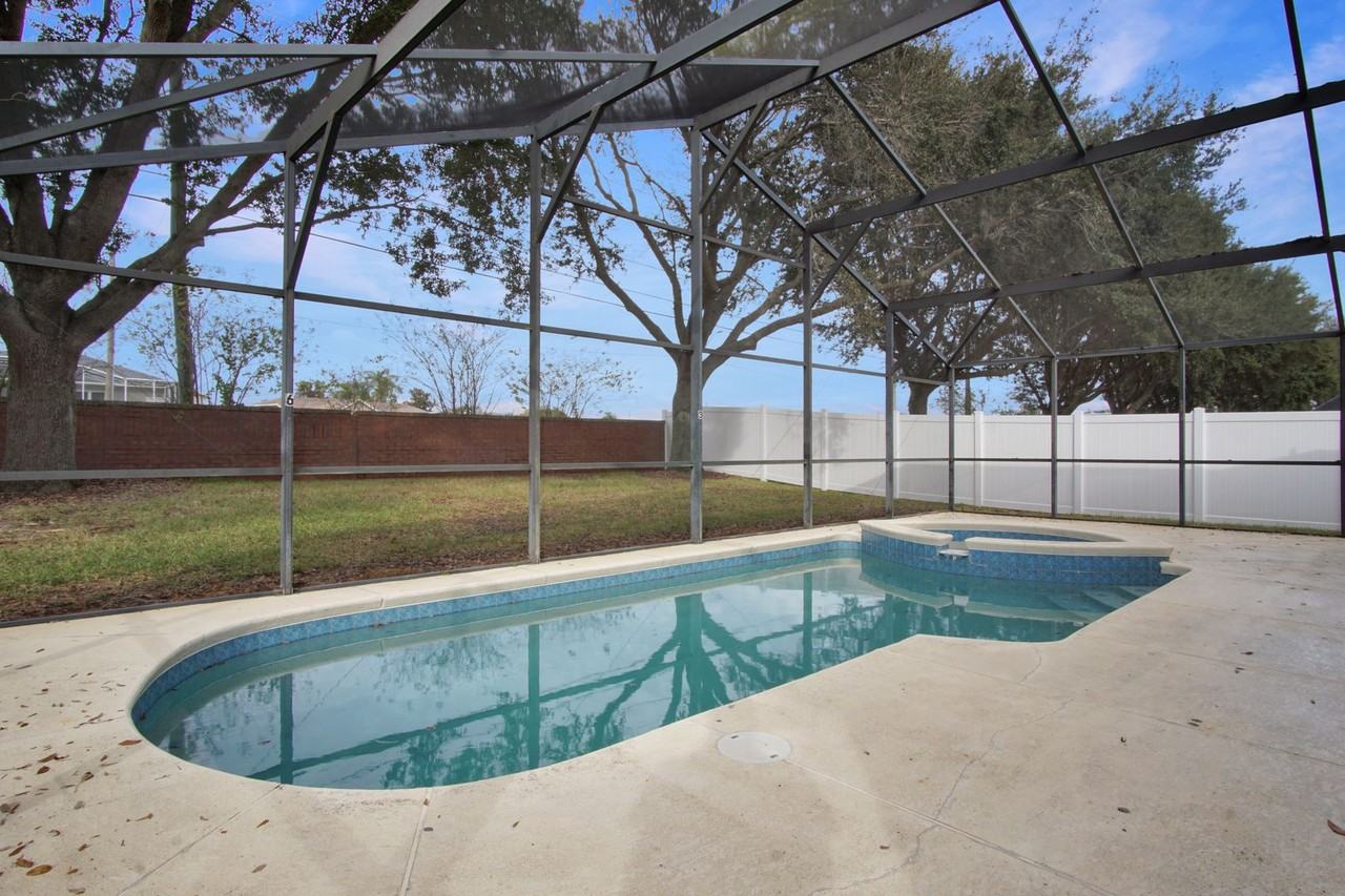 522 Kildrummy Dr - Photo 5 of 40