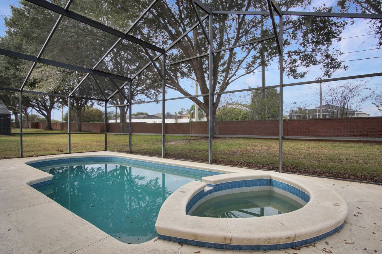 522 Kildrummy Dr - Photo 6 of 40