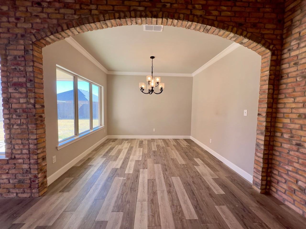 7817 57th St - Photo 6 of 21