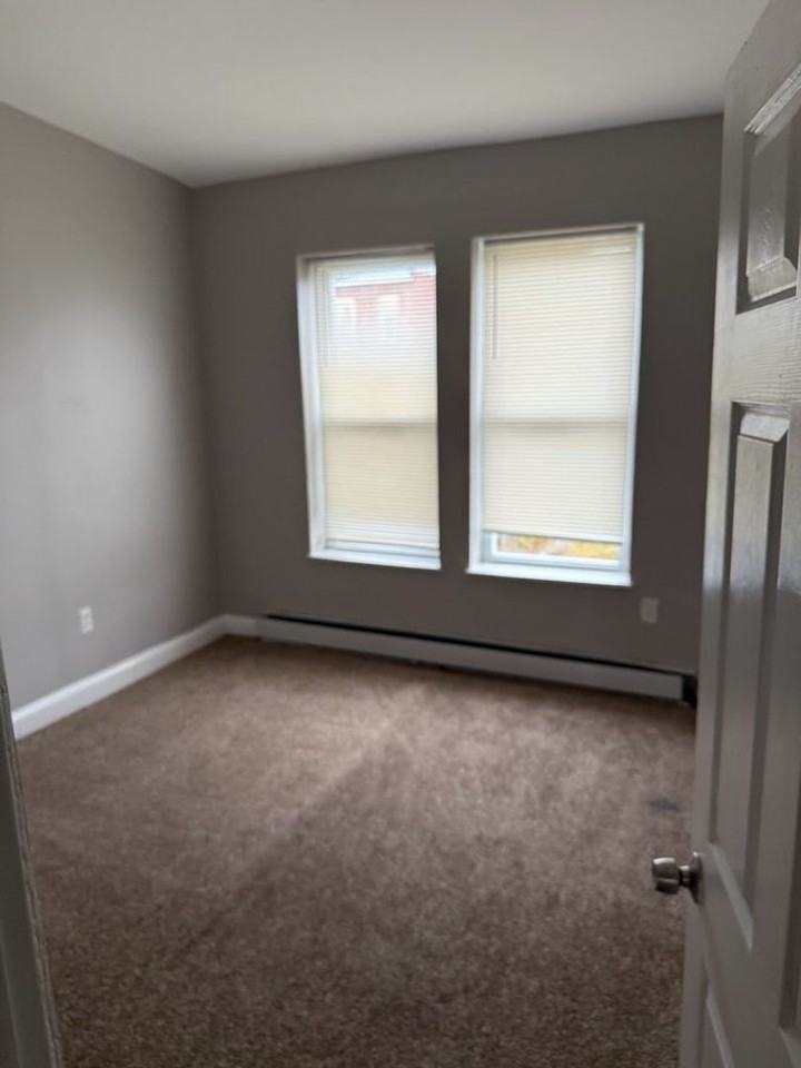 4903 Queensberry Ave - Photo 5 of 7