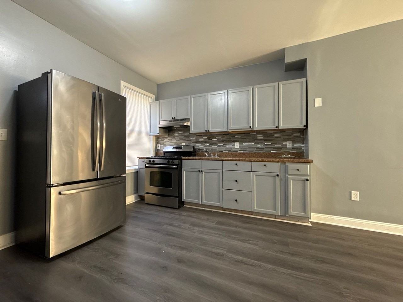 4917 Palmer Ave - Photo 5 of 18