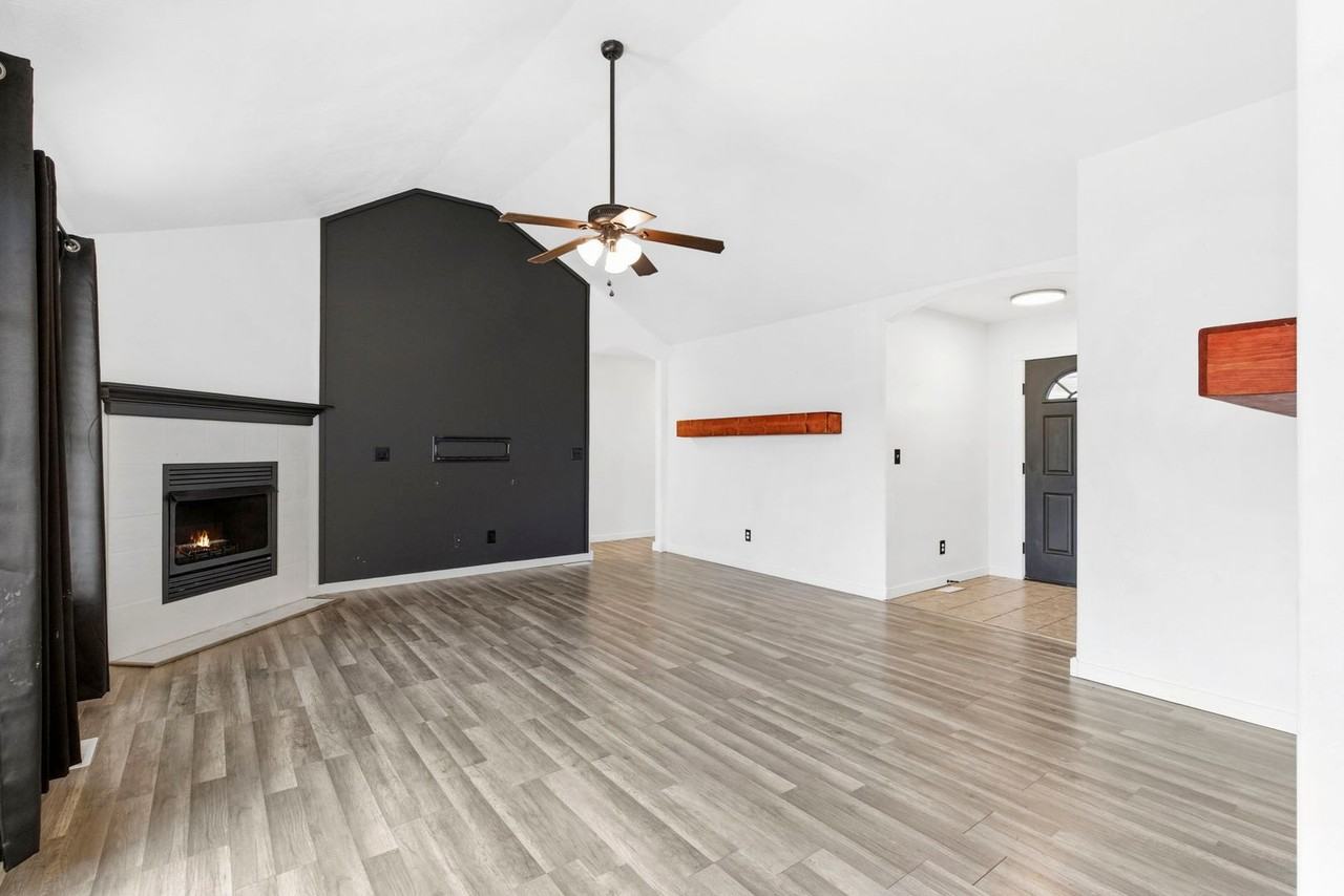 4470 N Toby Ave - Photo 6 of 27