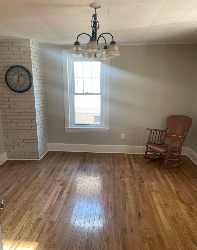 3183 N George St - Photo 3 of 13