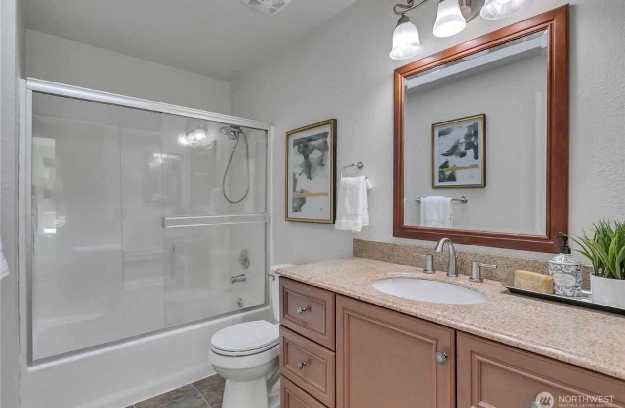 1411 S 282nd Pl - Photo 4 of 40