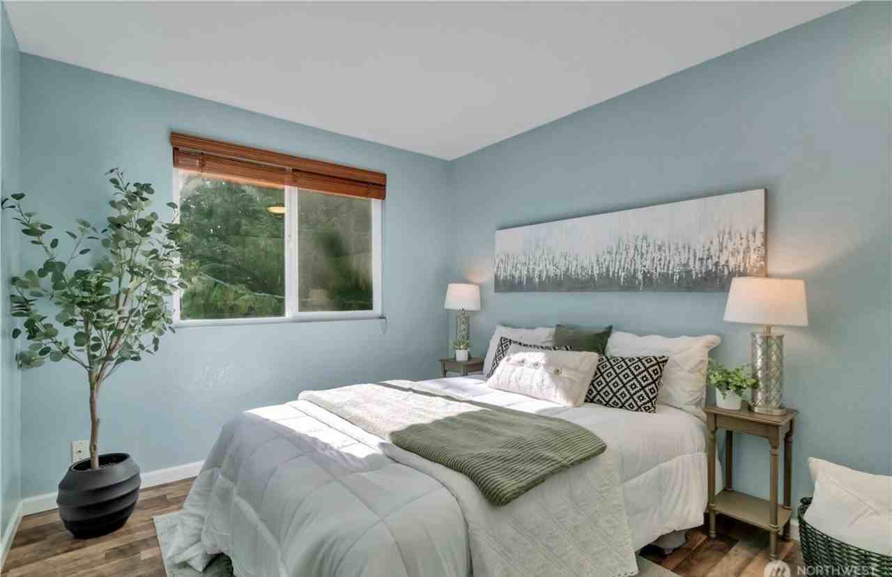 1411 S 282nd Pl - Photo 6 of 40