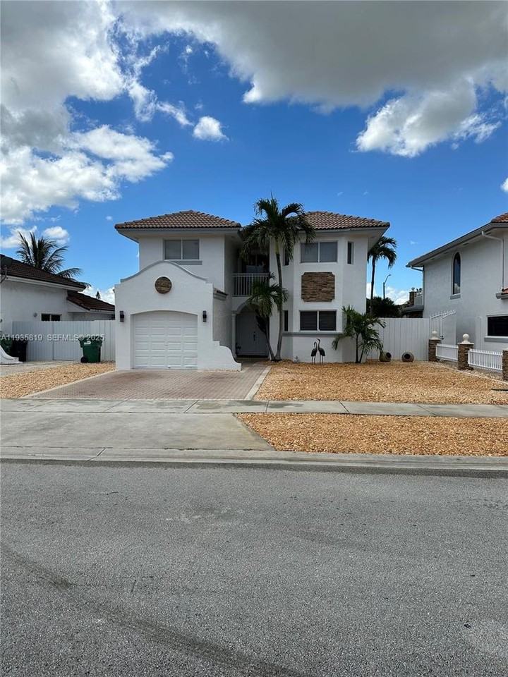 16620 Sw 141st Ct - Photo 4 of 10