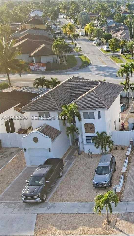 16620 Sw 141st Ct - Photo 5 of 10