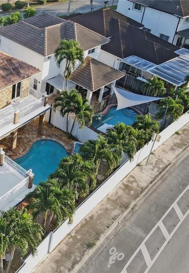 16620 Sw 141st Ct - Photo 7 of 10