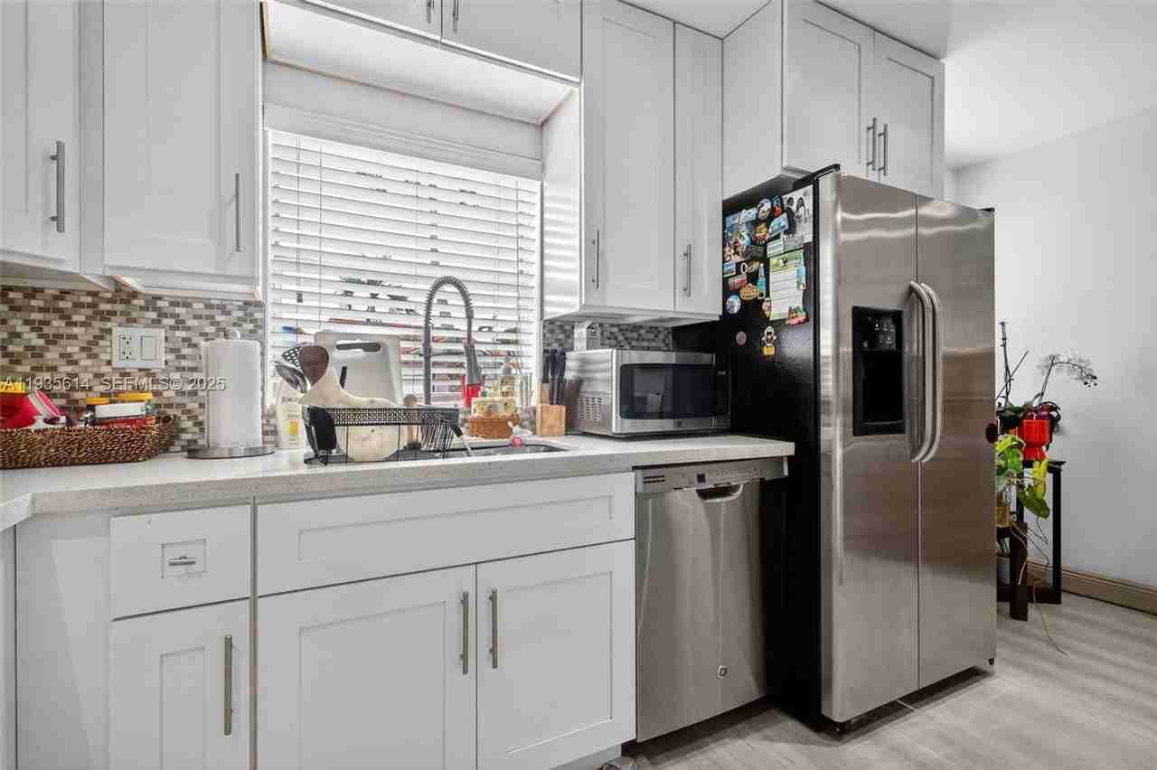 5571 Nw 188th St - Photo 2 of 17