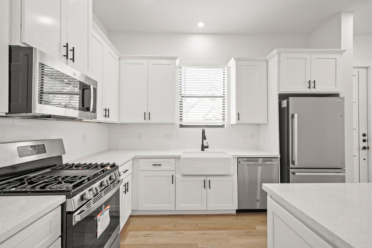 3417 Tuam St #1 - Photo 5 of 29