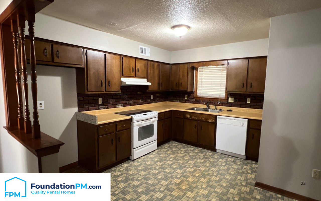 3862 Robin Hill Dr #1 - Photo 3 of 14