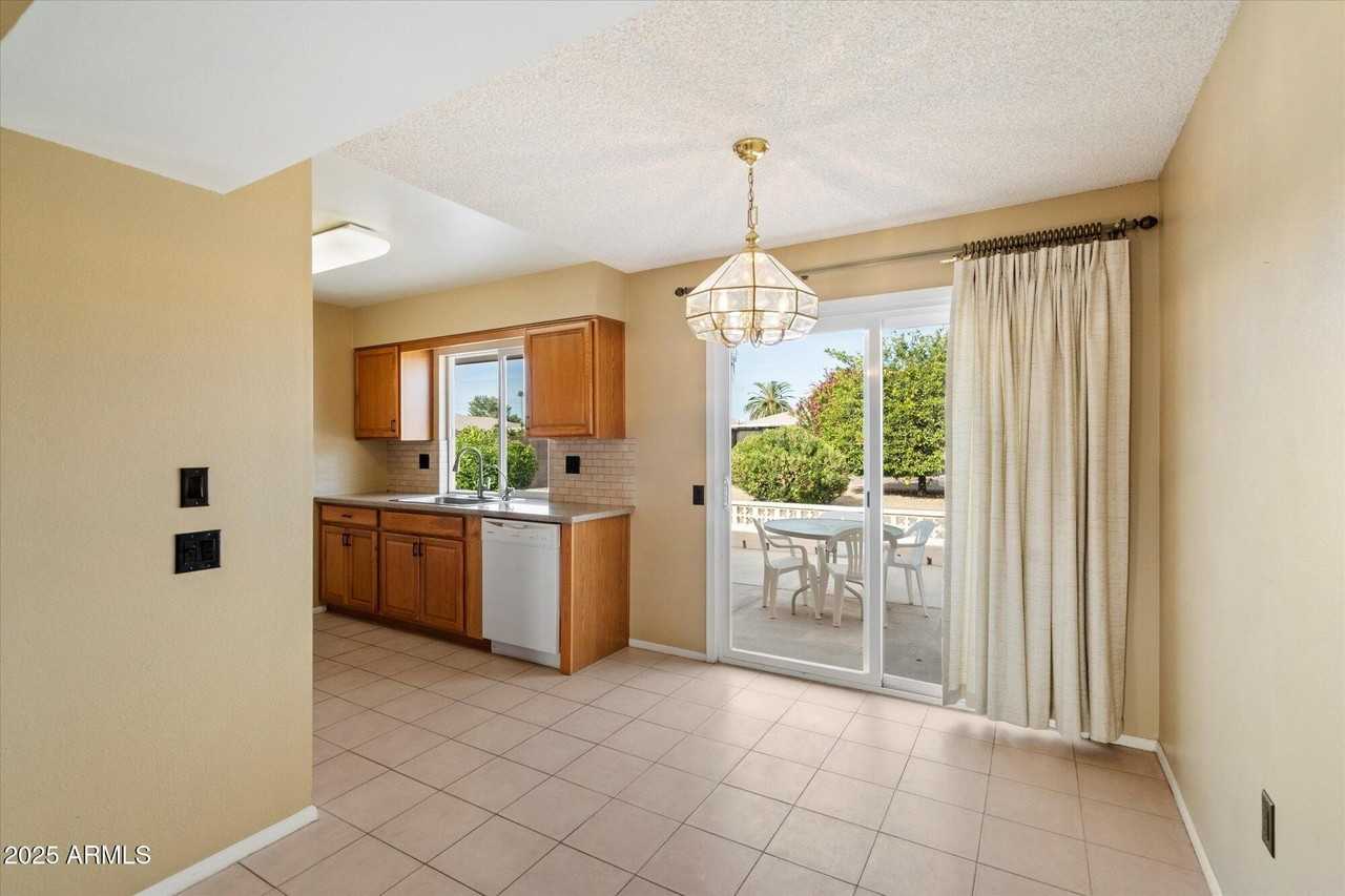 10528 W Tumblewood Dr - Photo 5 of 20