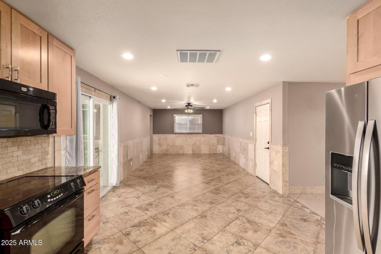 1320 S Beck Ave - Photo 7 of 29