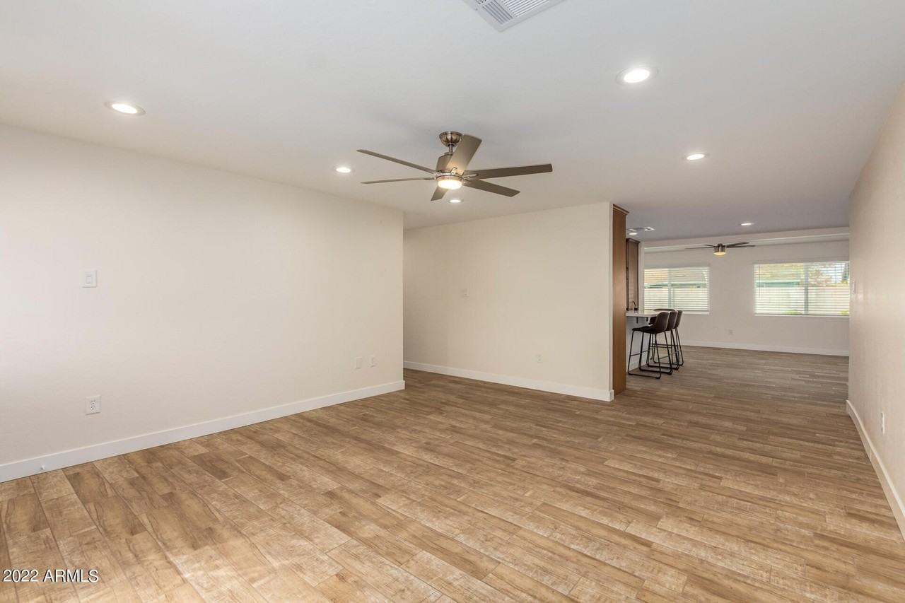 13838 N 37th Way - Photo 5 of 29