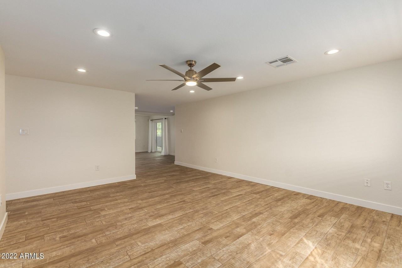 13838 N 37th Way - Photo 6 of 29