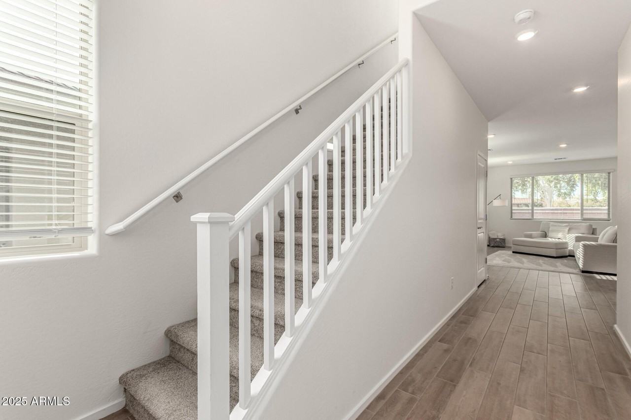 13244 N 146th Ln - Photo 4 of 37