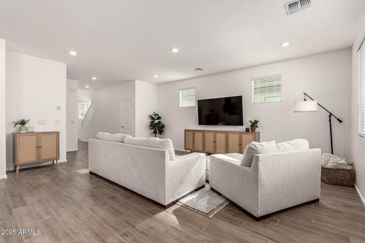 13244 N 146th Ln - Photo 6 of 37