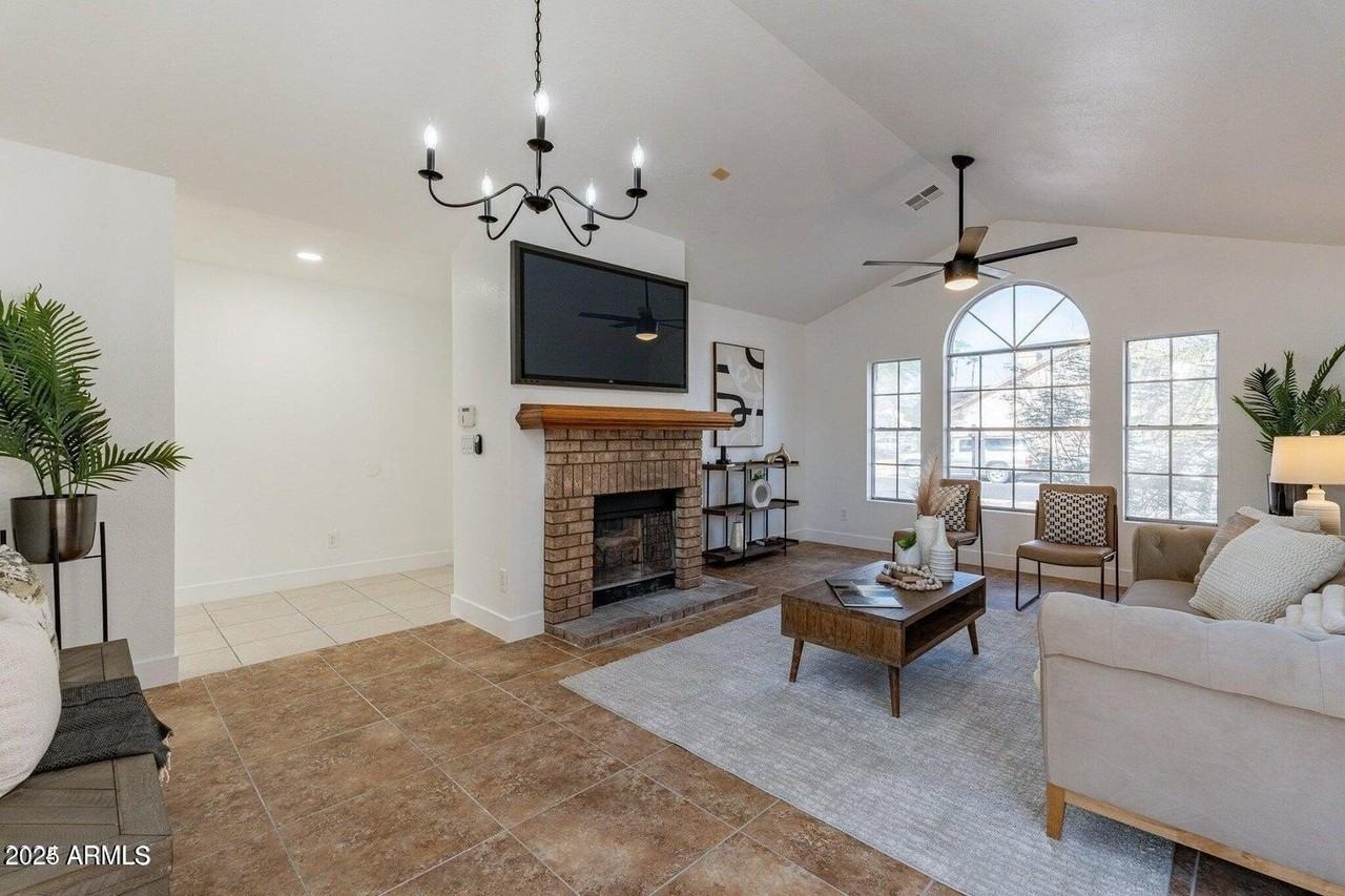 5248 N 102nd Ave - Photo 5 of 14