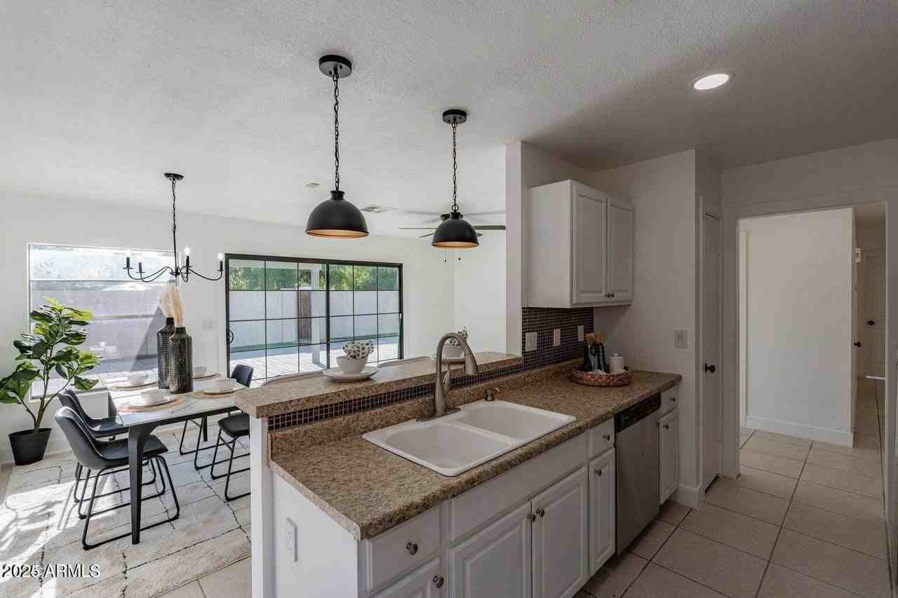 5248 N 102nd Ave - Photo 7 of 14