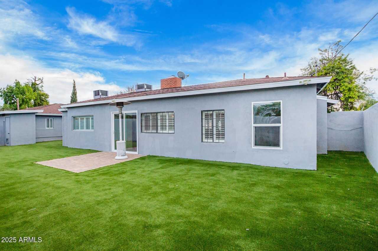 1606 W Keim Dr - Photo 3 of 47