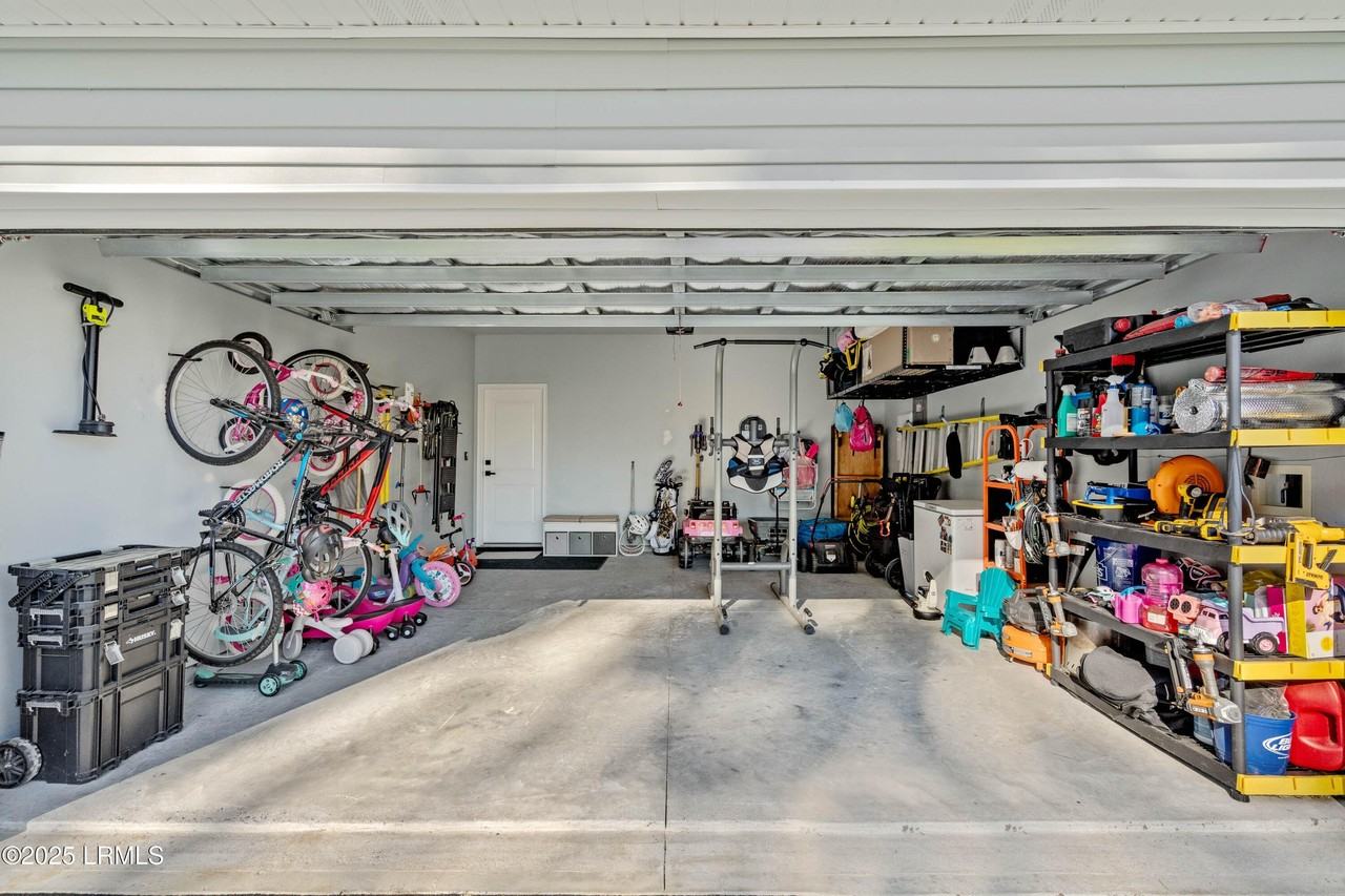 95 Chestnut St - Photo 5 of 48