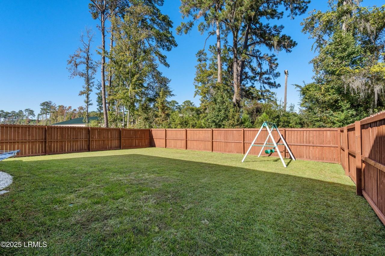 95 Chestnut St - Photo 6 of 48