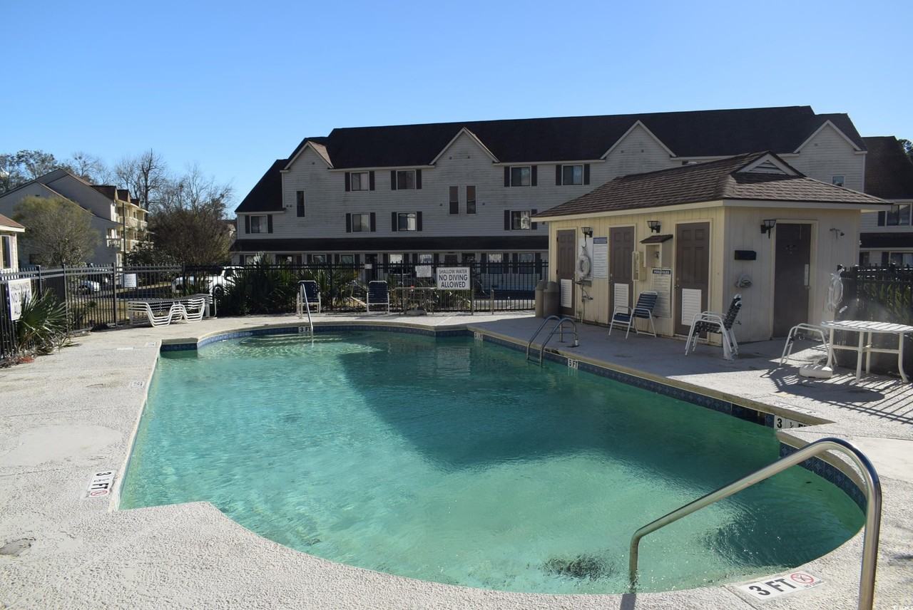 510 Fairwood Lakes Dr - Photo 3 of 17