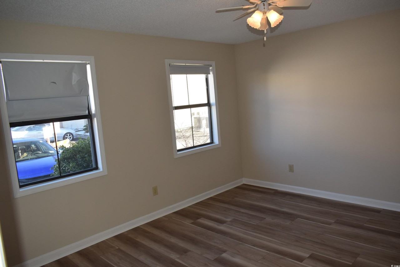 510 Fairwood Lakes Dr - Photo 5 of 17